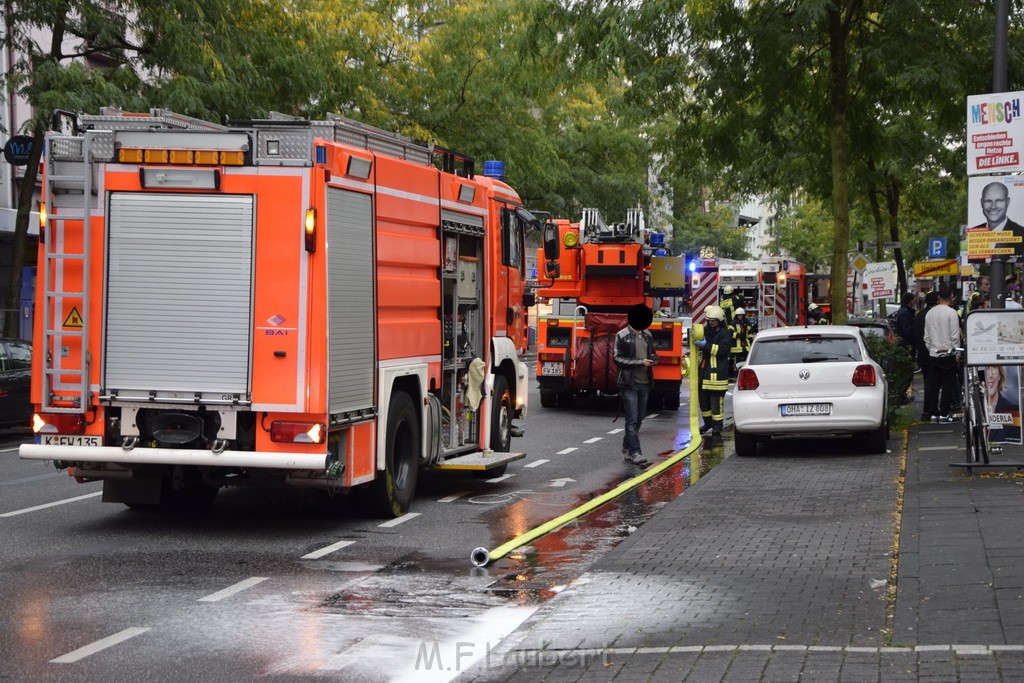 Feuer 2 Koeln Nippes Neusserstr P262.JPG - Miklos Laubert